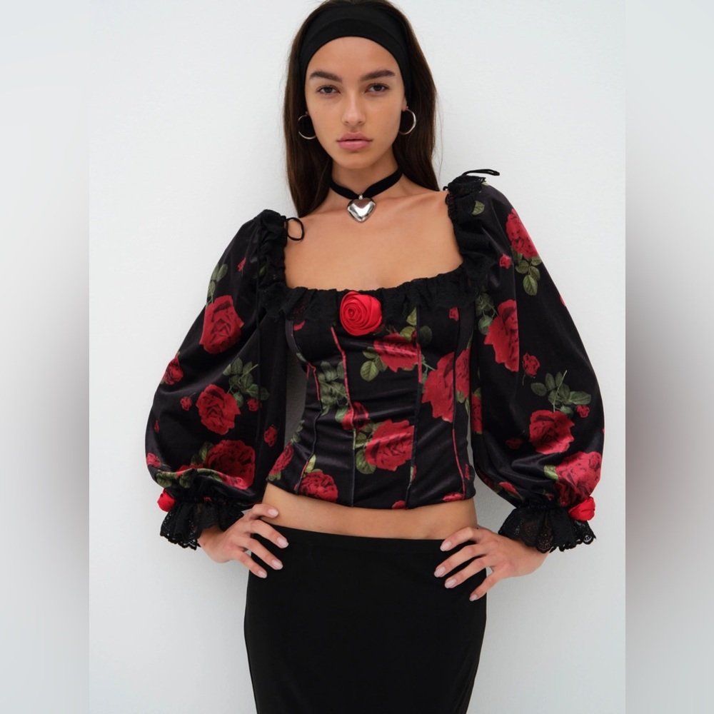NWT Yara Top!